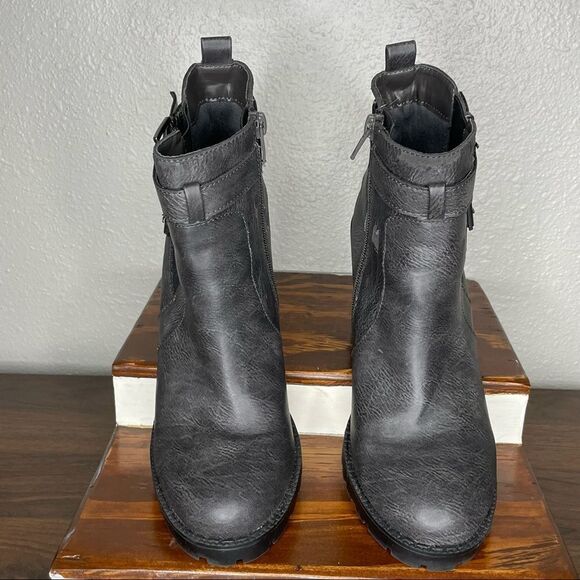 Zigi Soho Gray Kastle Chelsea Double Buckle Chunky Heel Ankle Boots Size 7.5 - Picture 3 of 16